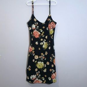 2 for 20‼️ Garage tight floral mini dress